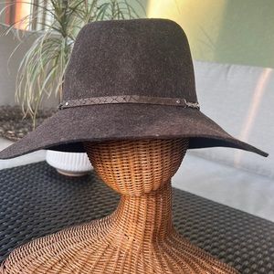 Calvin Klein Felt Fedora Hat